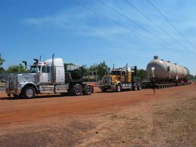 Stuart Hwy, Schwertransport bei Coolalinga