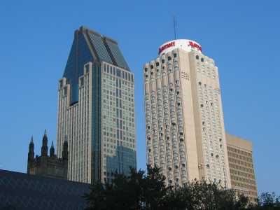 Montreal, Dorchester Square, Käseraffel Hotel