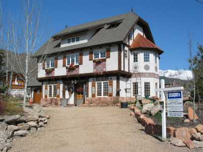 Midway, untypisches USA Haus