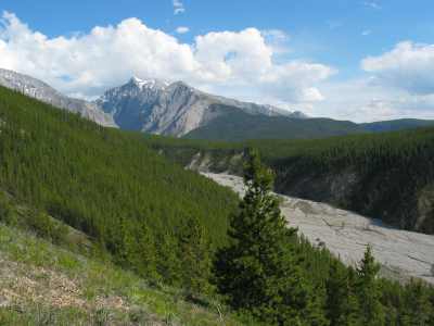 Muncho Lake Provincial Park, Wanderung